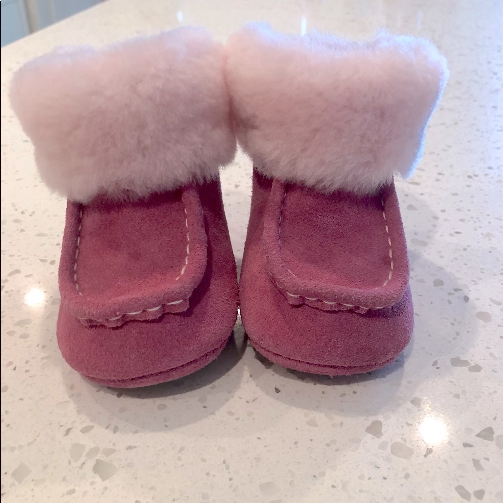 0/1 Ugg pink booties EUC